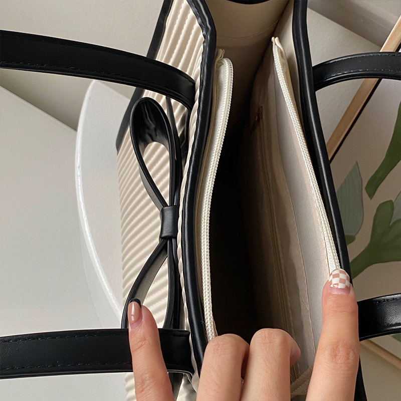 Retro Bow Tote Handbag for Women - Large Shoulder Bag for Spring Summer 2025 - Trendy Vintage Style Retro Bow Tote Handbag for Women - Large Shoulder Bag for Spring Summer 2025 - Trendy Vintage Style