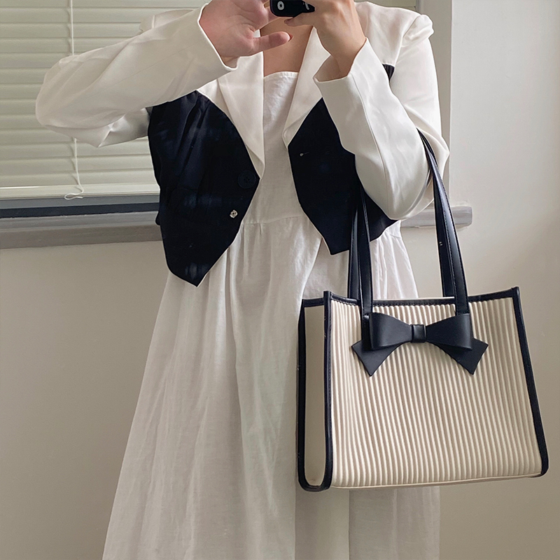 Retro Bow Tote Handbag for Women - Large Shoulder Bag for Spring Summer 2025 - Trendy Vintage Style Retro Bow Tote Handbag for Women - Large Shoulder Bag for Spring Summer 2025 - Trendy Vintage Style