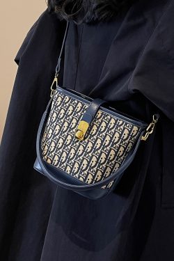 Retro Casual Bucket Bag for Women - High-End Fashion Shoulder Bag - 2025 Autumn Winter Niche Design