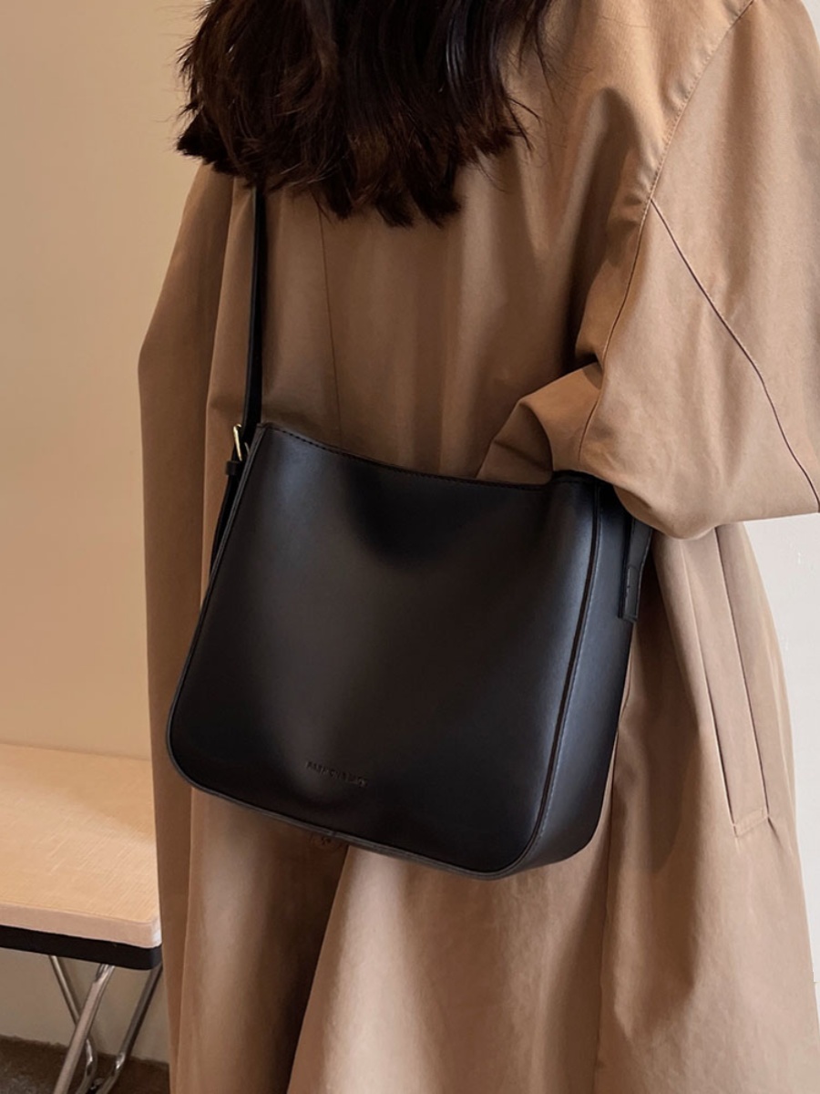 Retro Casual Shoulder Bag for Women - Trendy Spring Summer 2025 Bucket Crossbody Bag for Commuting and Everyday Use Retro Casual Shoulder Bag for Women - Trendy Spring Summer 2025 Bucket Crossbody Bag for Commuting and Everyday Use