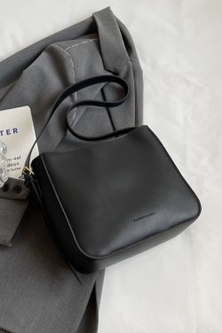 Retro Casual Shoulder Bag for Women - Trendy Spring Summer 2025 Bucket Crossbody Bag for Commuting and Everyday Use