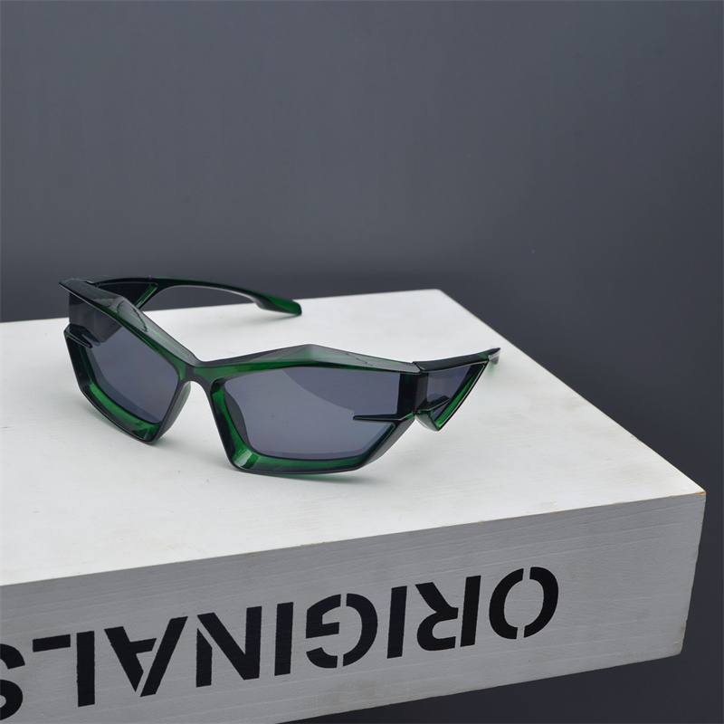 Retro Cat-Eye Punk Sunglasses for Men and Women - Trendy Futuristic Alien Style - Millennial Spicy Girl Fashion Accessory Retro Cat-Eye Punk Sunglasses for Men and Women - Trendy Futuristic Alien Style - Millennial Spicy Girl Fashion Accessory