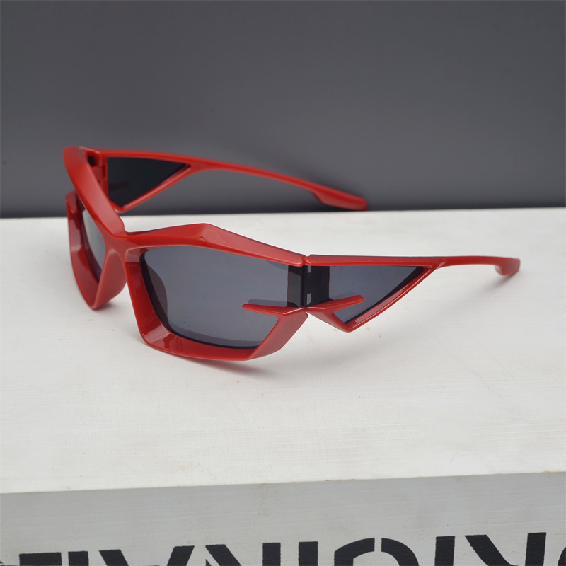 Retro Cat-Eye Punk Sunglasses for Men and Women - Trendy Futuristic Alien Style - Millennial Spicy Girl Fashion Accessory Retro Cat-Eye Punk Sunglasses for Men and Women - Trendy Futuristic Alien Style - Millennial Spicy Girl Fashion Accessory