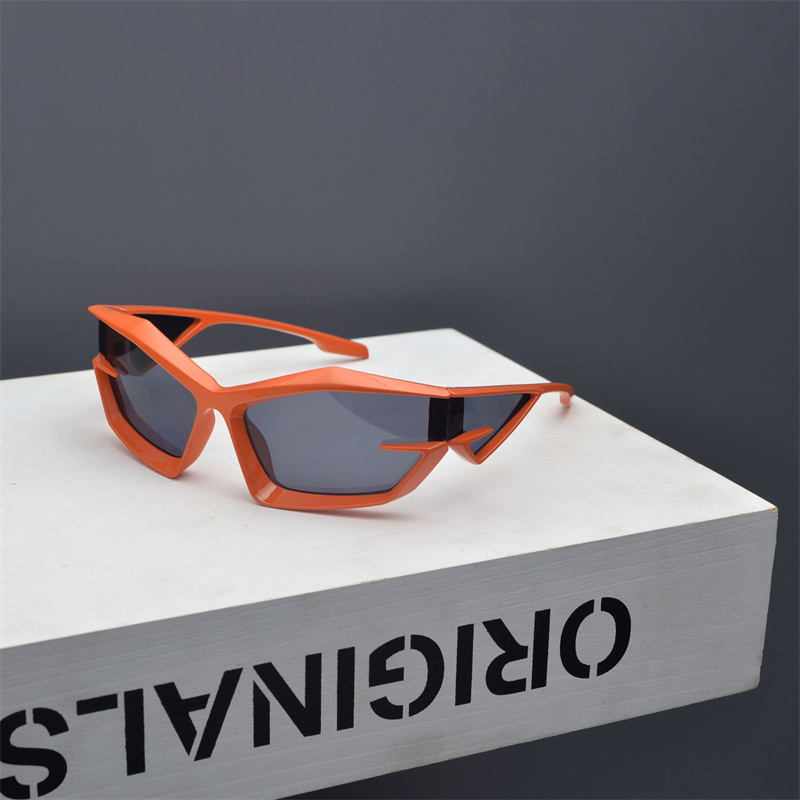 Retro Cat-Eye Punk Sunglasses for Men and Women - Trendy Futuristic Alien Style - Millennial Spicy Girl Fashion Accessory Retro Cat-Eye Punk Sunglasses for Men and Women - Trendy Futuristic Alien Style - Millennial Spicy Girl Fashion Accessory