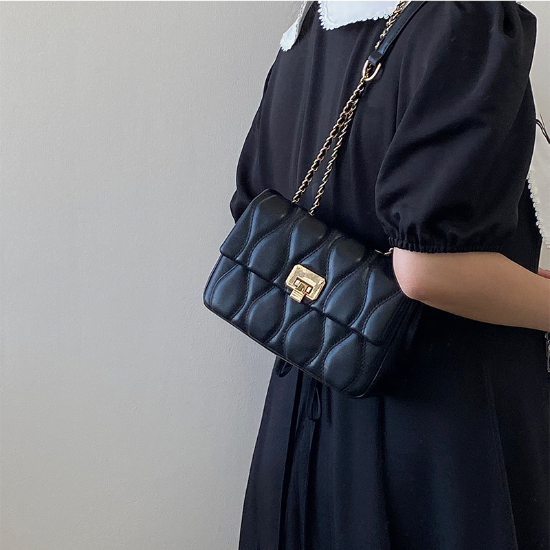 Retro Chain Bag for Women - Versatile Spring/Summer Shoulder & Crossbody Small Bag - 2025 Niche Design Retro Chain Bag for Women - Versatile Spring/Summer Shoulder & Crossbody Small Bag - 2025 Niche Design