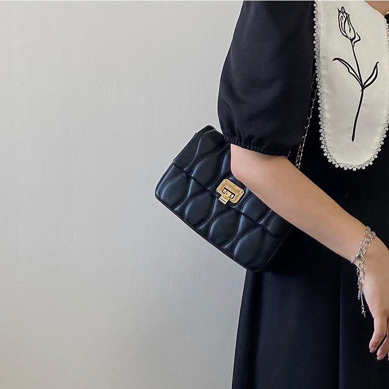 Retro Chain Bag for Women - Versatile Spring/Summer Shoulder & Crossbody Small Bag - 2025 Niche Design Retro Chain Bag for Women - Versatile Spring/Summer Shoulder & Crossbody Small Bag - 2025 Niche Design