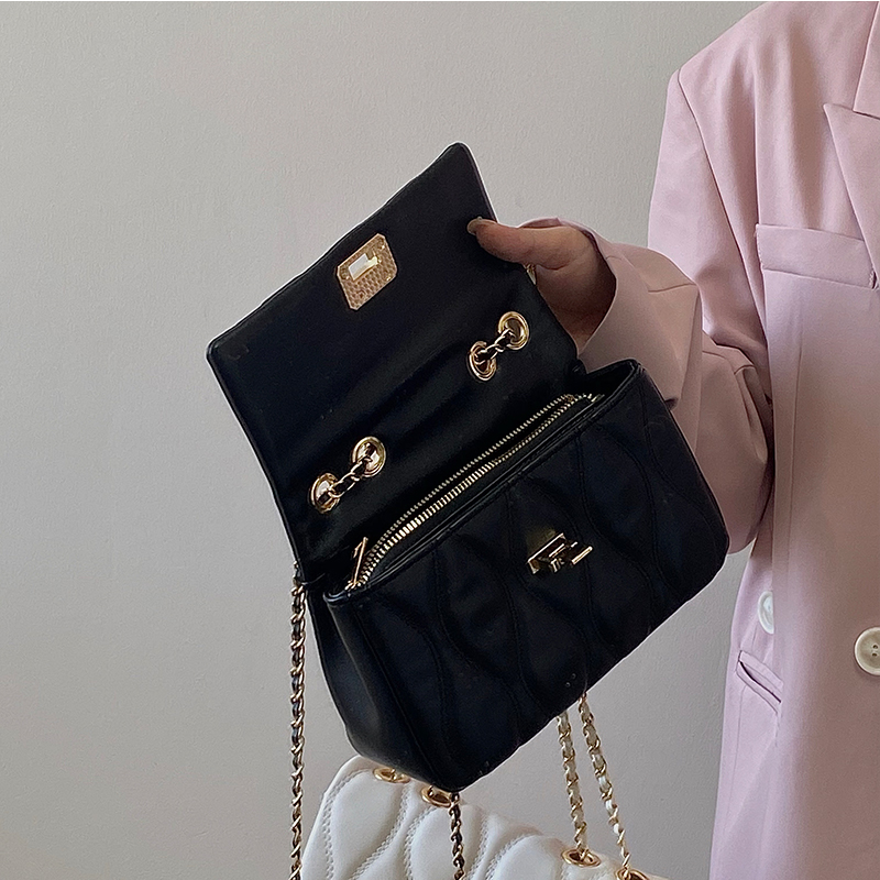 Retro Chain Bag for Women - Versatile Spring/Summer Shoulder & Crossbody Small Bag - 2025 Niche Design Retro Chain Bag for Women - Versatile Spring/Summer Shoulder & Crossbody Small Bag - 2025 Niche Design