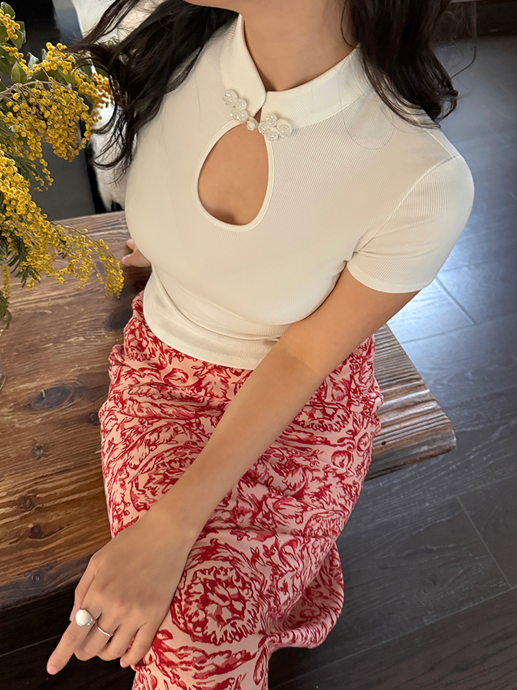 Retro Chinese Style Hollow Button Short Sleeve T-Shirt with Qipao Collar - Women's Slim Fit Top Retro Chinese Style Hollow Button Short Sleeve T-Shirt with Qipao Collar - Women's Slim Fit Top