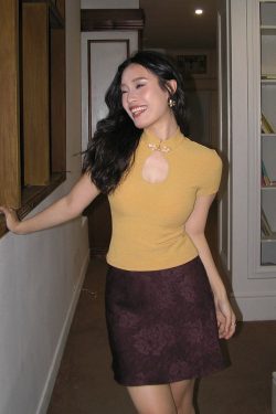 Retro Chinese Style Hollow Button Short Sleeve T-Shirt with Qipao Collar - Women's Slim Fit Top