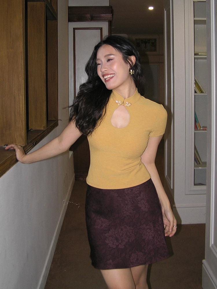 Retro Chinese Style Hollow Button Short Sleeve T-Shirt with Qipao Collar - Women's Slim Fit Top Retro Chinese Style Hollow Button Short Sleeve T-Shirt with Qipao Collar - Women's Slim Fit Top