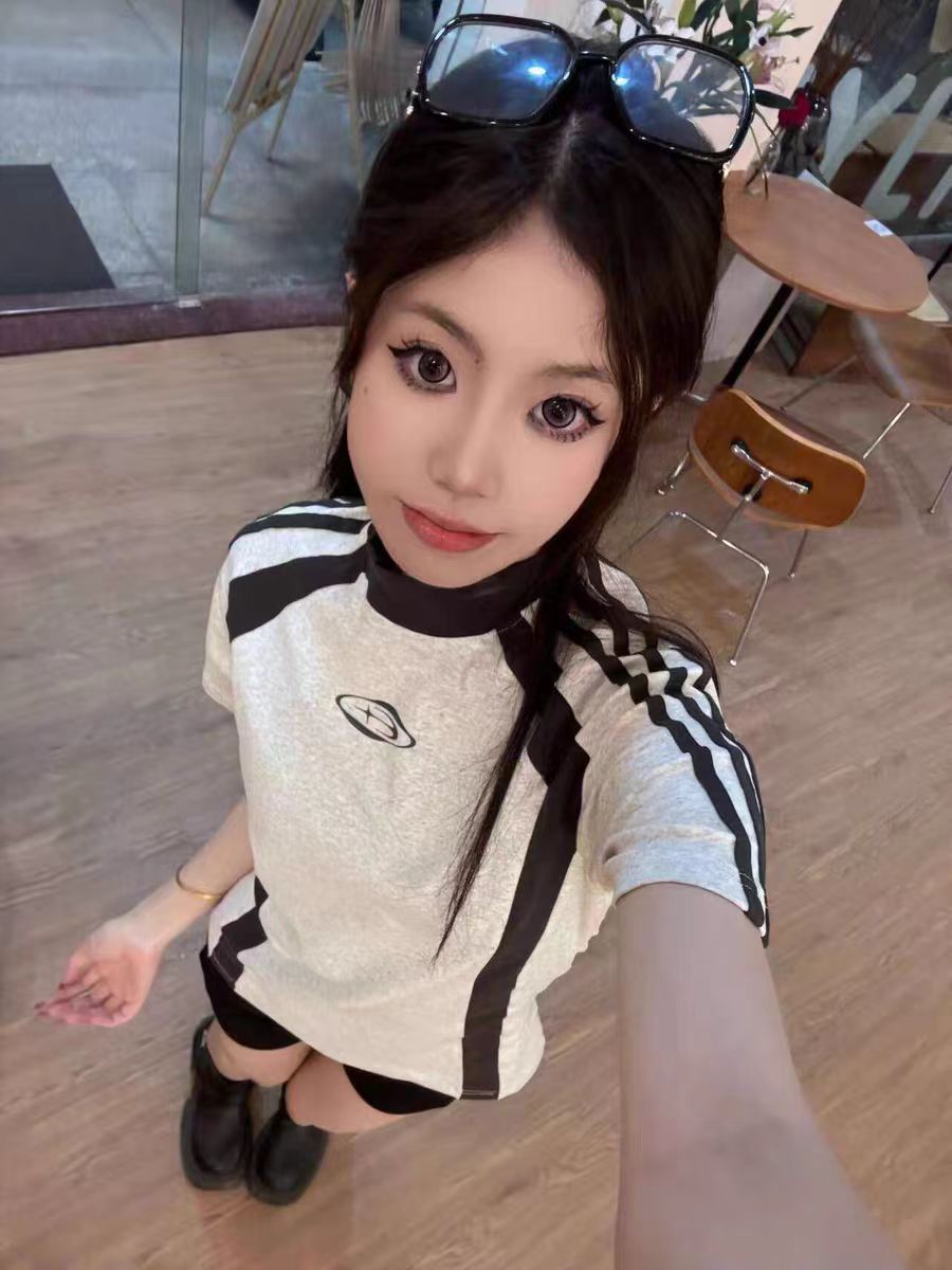 Retro Color-Blocked Raglan Short Sleeve T-Shirt for Women, Slim Fit Sporty Top, Summer Style for Trendy Girls Retro Color-Blocked Raglan Short Sleeve T-Shirt for Women, Slim Fit Sporty Top, Summer Style for Trendy Girls