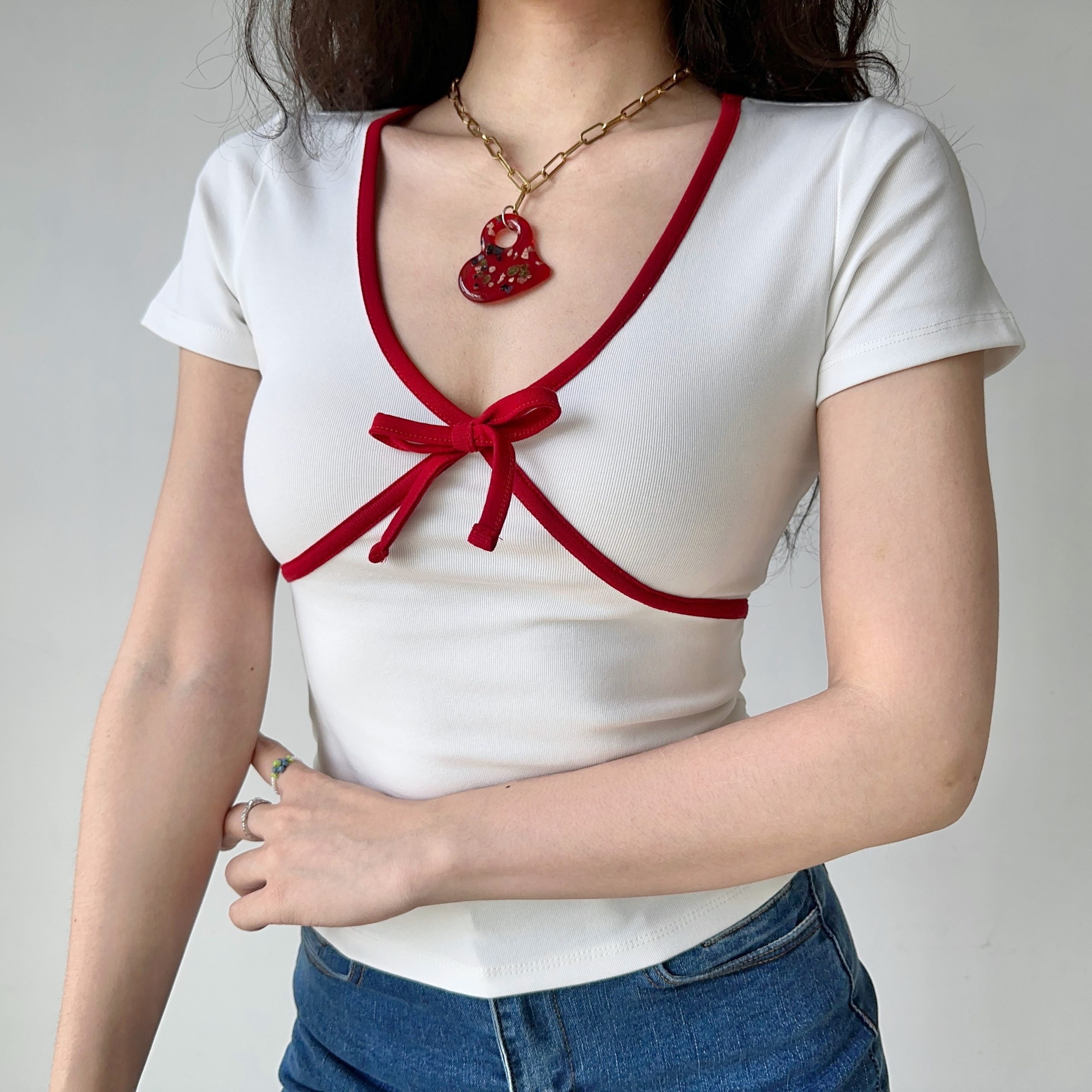 Retro Color-Blocking Bow Shoulder T-Shirt for Women - Slim Fit Short Sleeve Top in European and American Style for Summer Retro Color-Blocking Bow Shoulder T-Shirt for Women - Slim Fit Short Sleeve Top in European and American Style for Summer