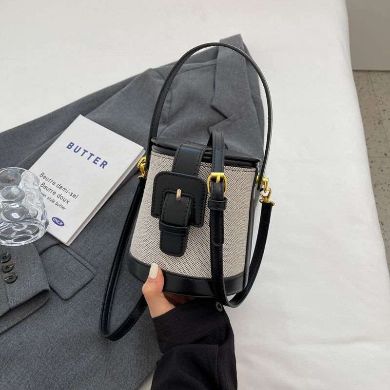 Retro Color-Blocking Women's Casual Bucket Bag - Trendy Crossbody Handbag for Summer 2025, Chic Niche Style Retro Color-Blocking Women's Casual Bucket Bag - Trendy Crossbody Handbag for Summer 2025, Chic Niche Style