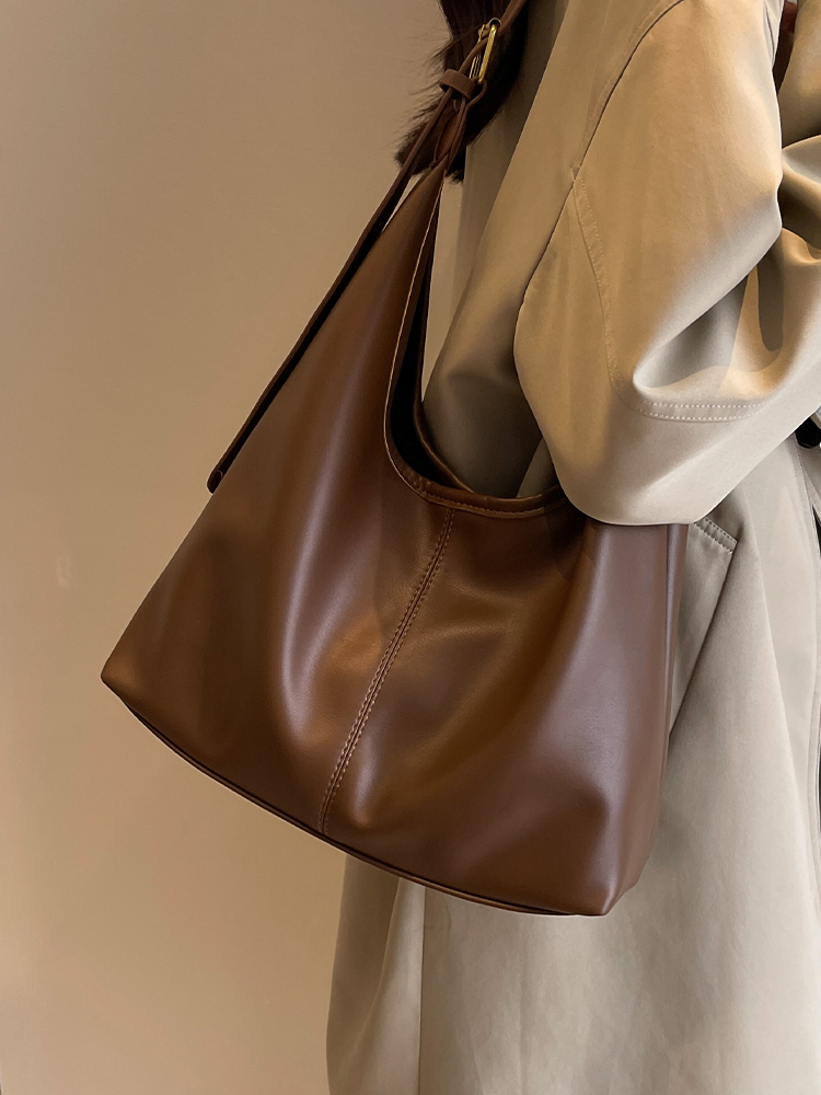 Retro Commuter Underarm Bag for Women - 2025 Autumn Winter Versatile Tote Shoulder Bag with High-End Feel Retro Commuter Underarm Bag for Women - 2025 Autumn Winter Versatile Tote Shoulder Bag with High-End Feel