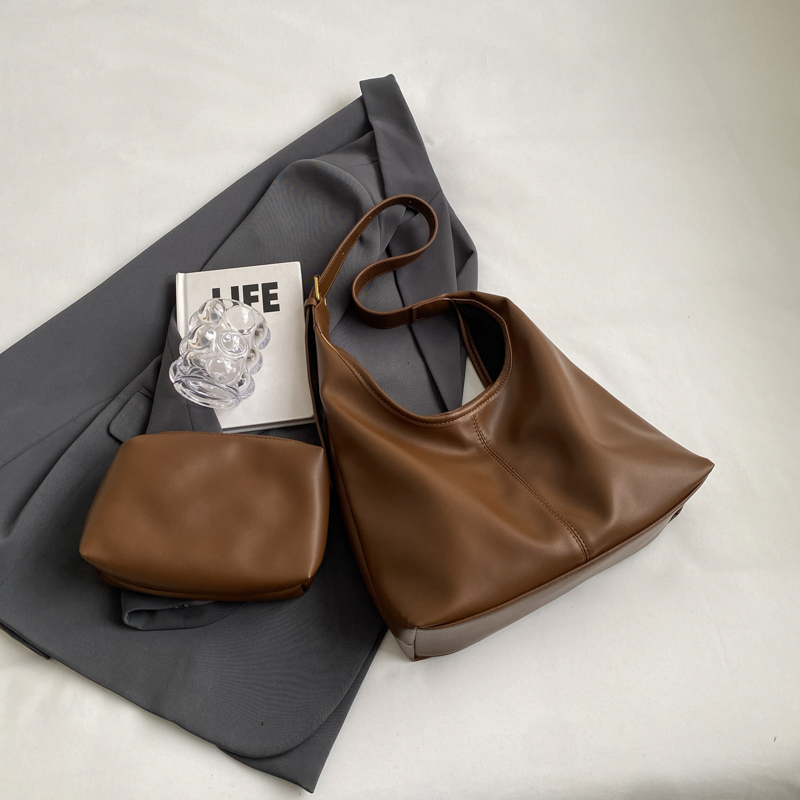 Retro Commuter Underarm Bag for Women - 2025 Autumn Winter Versatile Tote Shoulder Bag with High-End Feel Retro Commuter Underarm Bag for Women - 2025 Autumn Winter Versatile Tote Shoulder Bag with High-End Feel