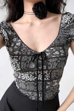 Retro Deep V Black Floral Short Sleeve T-Shirt for Women - Summer Puff Sleeve Top in European and American Style