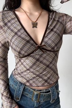 Retro Deep V-Neck Long Sleeve Plaid T-Shirt for Women - Slim Fit Cropped Top, European American Style, 90s Inspired Fashion