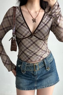 Retro Deep V-Neck Long Sleeve Plaid T-Shirt for Women - Slim Fit Cropped Top, European American Style, 90s Inspired Fashion