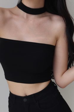 Retro European American Sleeveless Halter Top with Exposed Collarbone - Fitted Layering Piece for Feminine Style