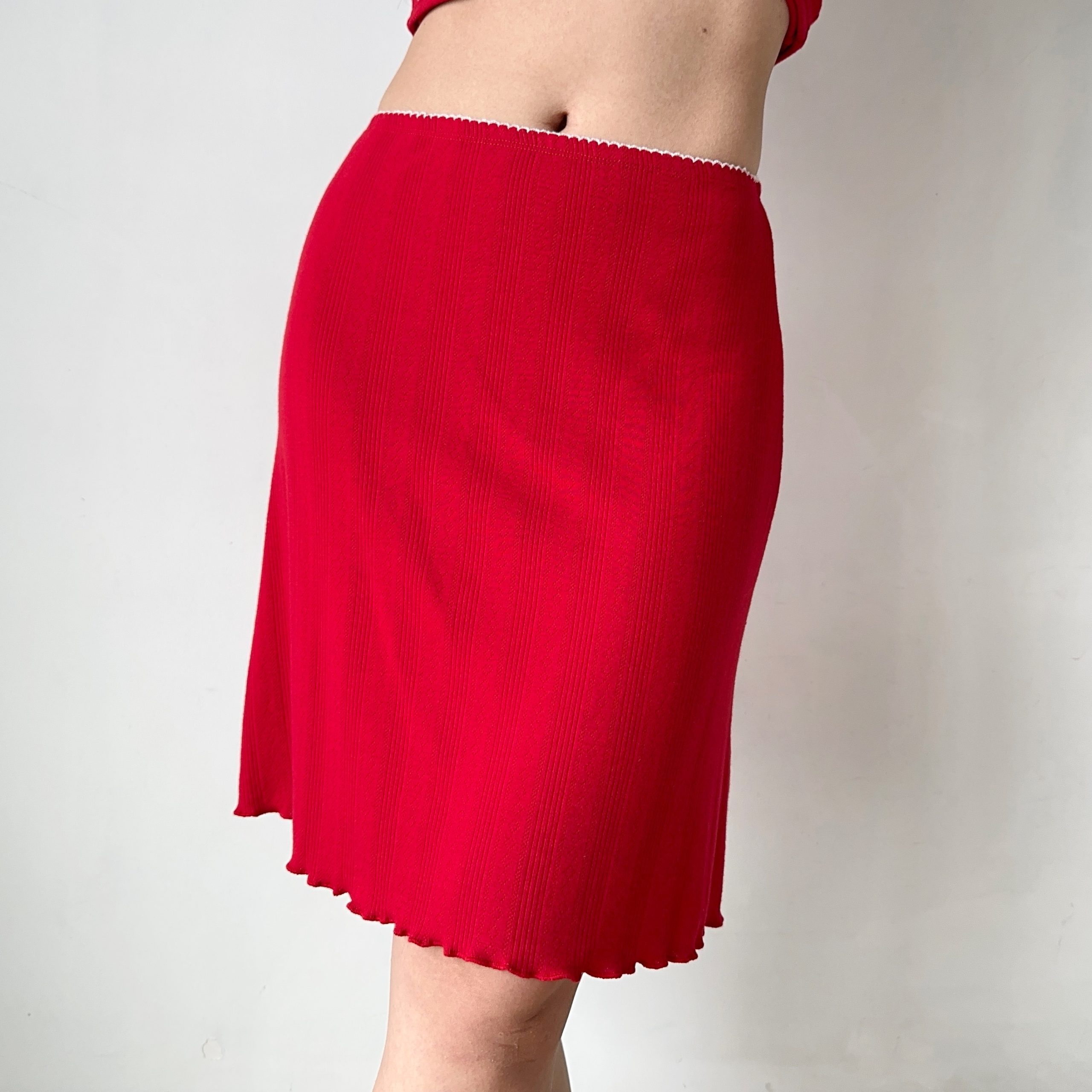 Retro European American Style Three-Piece Set: DIY New Year Camisole, Cardigan, and Skirt for Hot Girl Aesthetic Retro European American Style Three-Piece Set: DIY New Year Camisole, Cardigan, and Skirt for Hot Girl Aesthetic