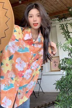 Retro Floral Loose Short-Sleeve Shirt for Women - Hawaiian Beach Top, Unique Niche Design, Perfect for Y2K and 90s Style