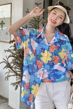 Retro Floral Loose Short-Sleeve Shirt for Women - Hawaiian Beach Top, Unique Niche Design, Perfect for Y2K and 90s Style