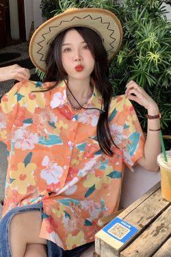 Retro Floral Loose Short-Sleeve Shirt for Women - Hawaiian Beach Top, Unique Niche Design, Perfect for Y2K and 90s Style