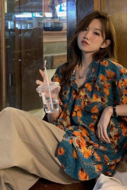 Retro Floral Loose Short Sleeve Shirt for Women - Summer Hawaiian Beach Top, Casual Vacation Style