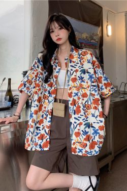 Retro Floral Short-Sleeve Shirt for Women - Loose Versatile Summer Beach Top in Hong Kong Style, Trendy Floral Print