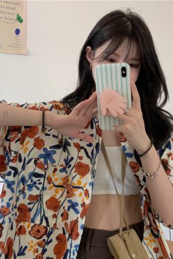 Retro Floral Short-Sleeve Shirt for Women - Loose Versatile Summer Beach Top in Hong Kong Style, Trendy Floral Print