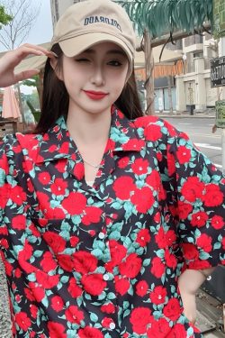 Retro Floral Short Sleeve Shirt for Women - Summer Hawaiian Style Casual Top, Loose Fit for Beach and Everyday Wear