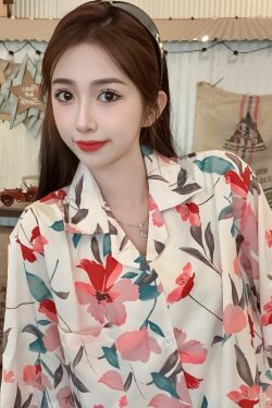 Retro Floral Short Sleeve Shirt for Women - Summer Hawaiian Style Casual Top, Loose Fit for Beach and Everyday Wear