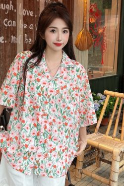 Retro Floral Short Sleeve Shirt for Women - Summer Hawaiian Style Casual Top, Loose Fit for Beach and Everyday Wear