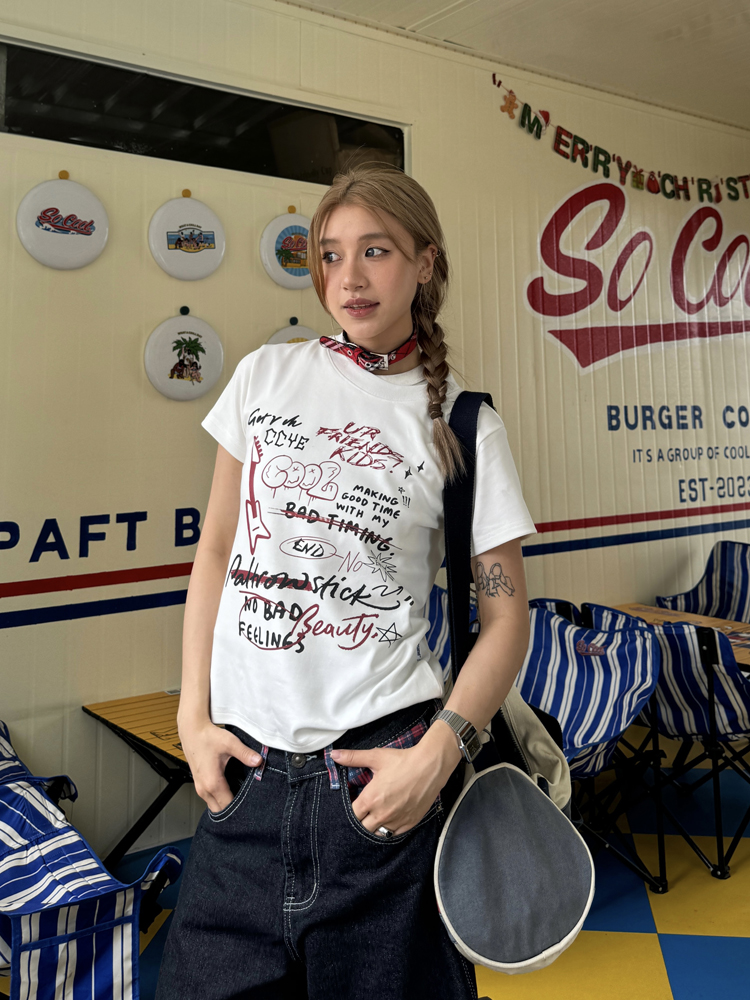 Retro Graffiti Hand-Painted Short Sleeve T-Shirt for Women - Casual Summer Top in American Style, Y2K Vibe Retro Graffiti Hand-Painted Short Sleeve T-Shirt for Women - Casual Summer Top in American Style, Y2K Vibe