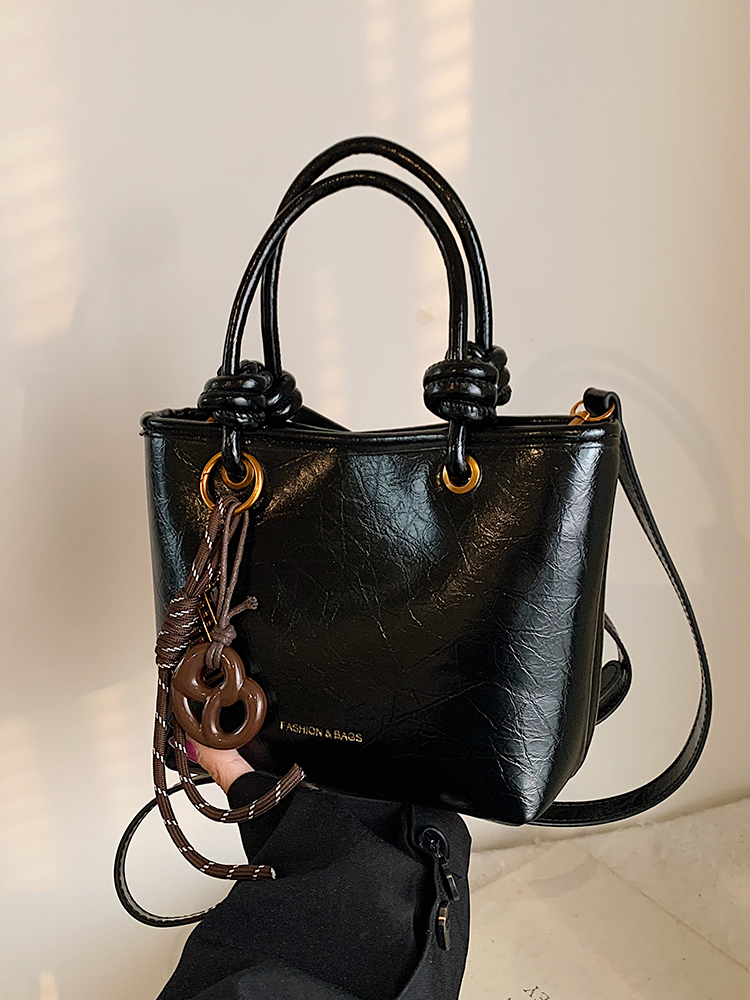 Retro Handheld Bucket Bag for Women - Minimalist Casual Shoulder Bag, 2025 Autumn Winter Style, Korean Fashion Trend Retro Handheld Bucket Bag for Women - Minimalist Casual Shoulder Bag, 2025 Autumn Winter Style, Korean Fashion Trend