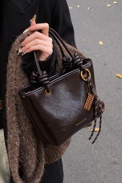 Retro Handheld Bucket Bag for Women - Minimalist Casual Shoulder Bag, 2025 Autumn Winter Style, Korean Fashion Trend