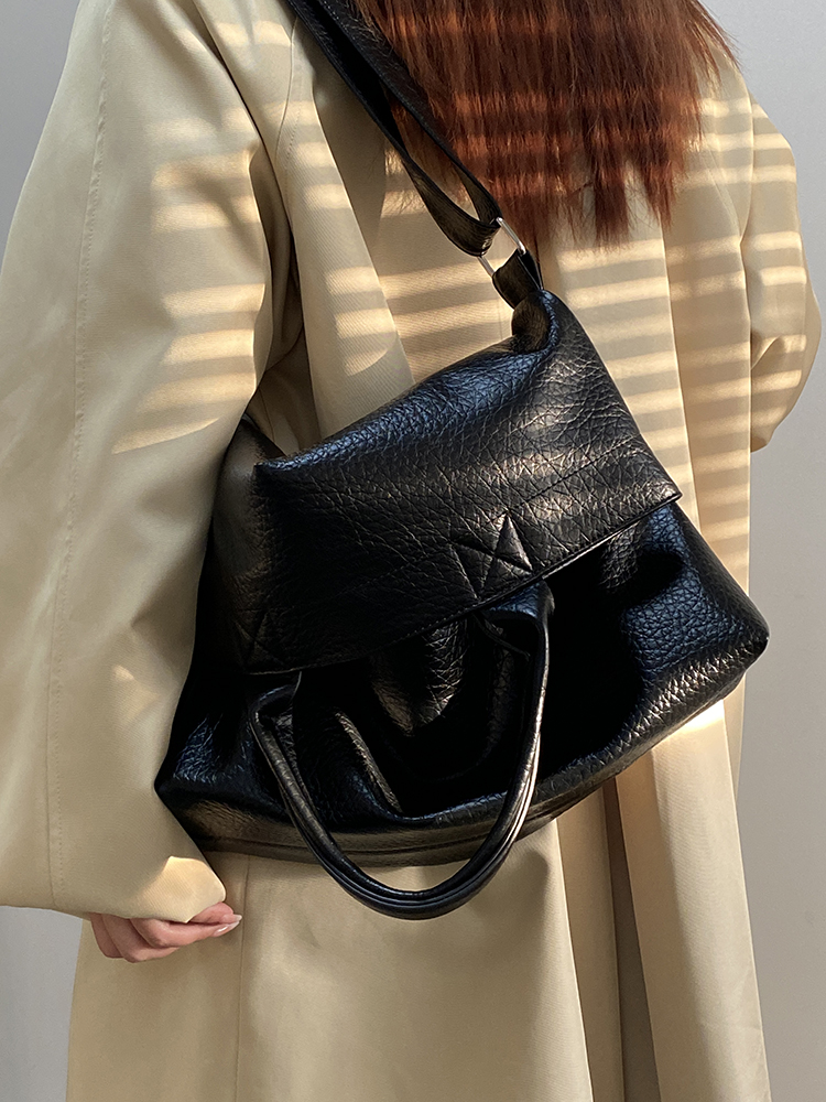 Retro Handheld Large Capacity Tote Bag for Women - Stylish Commuting Shoulder Crossbody Bag - 2025 Niche Design Retro Handheld Large Capacity Tote Bag for Women - Stylish Commuting Shoulder Crossbody Bag - 2025 Niche Design