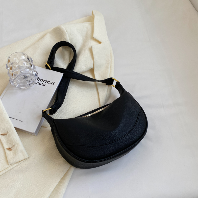 Retro High-End Fashion Small Saddle Bag for Women - Minimalist Casual Shoulder Bag for Autumn & Winter 2025, Trendy Versatile Design Retro High-End Fashion Small Saddle Bag for Women - Minimalist Casual Shoulder Bag for Autumn & Winter 2025, Trendy Versatile Design