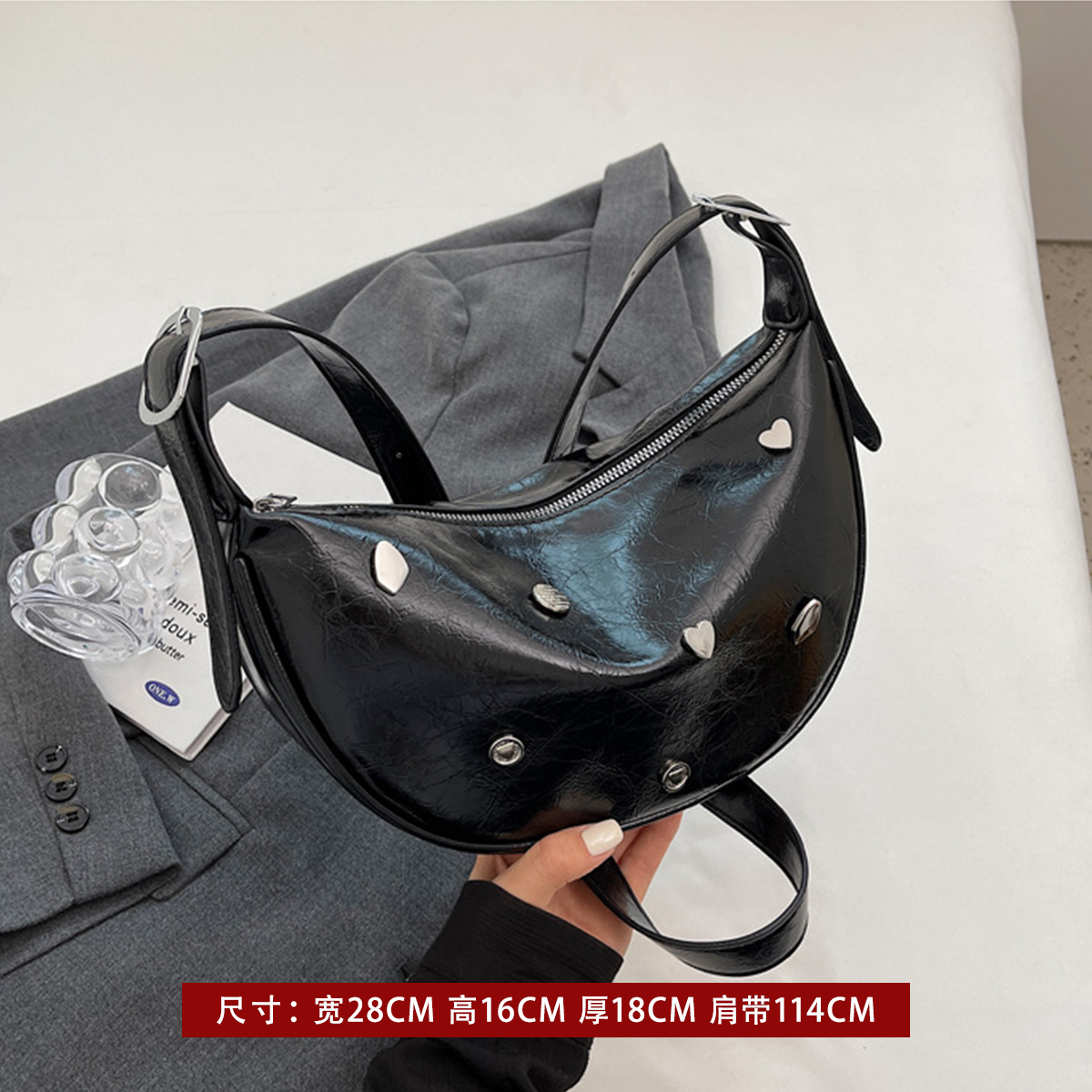 Retro High-End Fashion Small Saddle Bag for Women - Minimalist Casual Shoulder Bag for Autumn & Winter 2025, Trendy Versatile Design Retro High-End Fashion Small Saddle Bag for Women - Minimalist Casual Shoulder Bag for Autumn & Winter 2025, Trendy Versatile Design