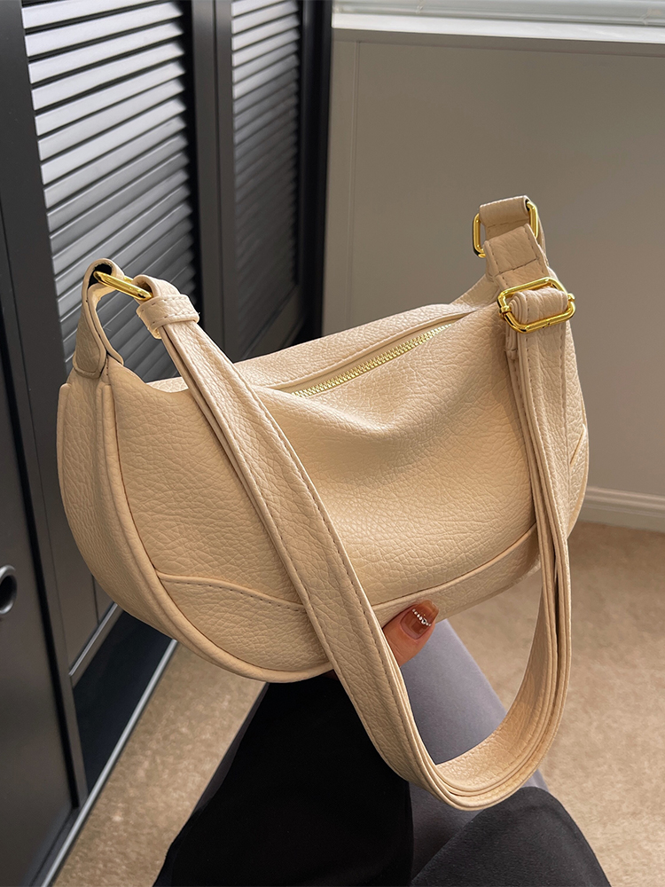 Retro High-End Fashion Small Saddle Bag for Women - Minimalist Casual Shoulder Bag for Autumn & Winter 2025, Trendy Versatile Design Retro High-End Fashion Small Saddle Bag for Women - Minimalist Casual Shoulder Bag for Autumn & Winter 2025, Trendy Versatile Design