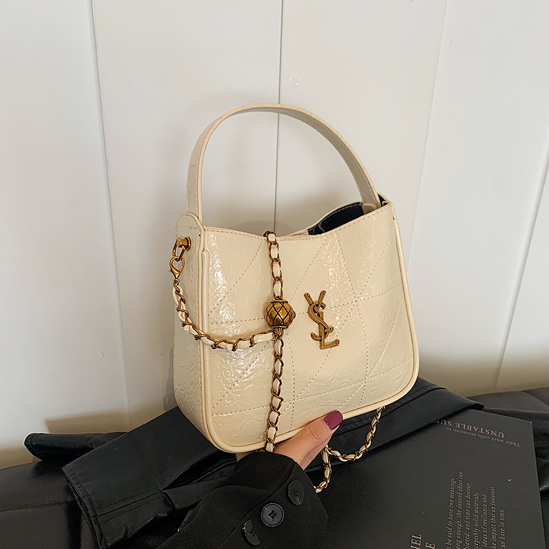 Retro High-End Oil Wax Leather Bucket Bag for Women - Trendy Versatile Shoulder Bag for Winter 2025 Fashion Retro High-End Oil Wax Leather Bucket Bag for Women - Trendy Versatile Shoulder Bag for Winter 2025 Fashion