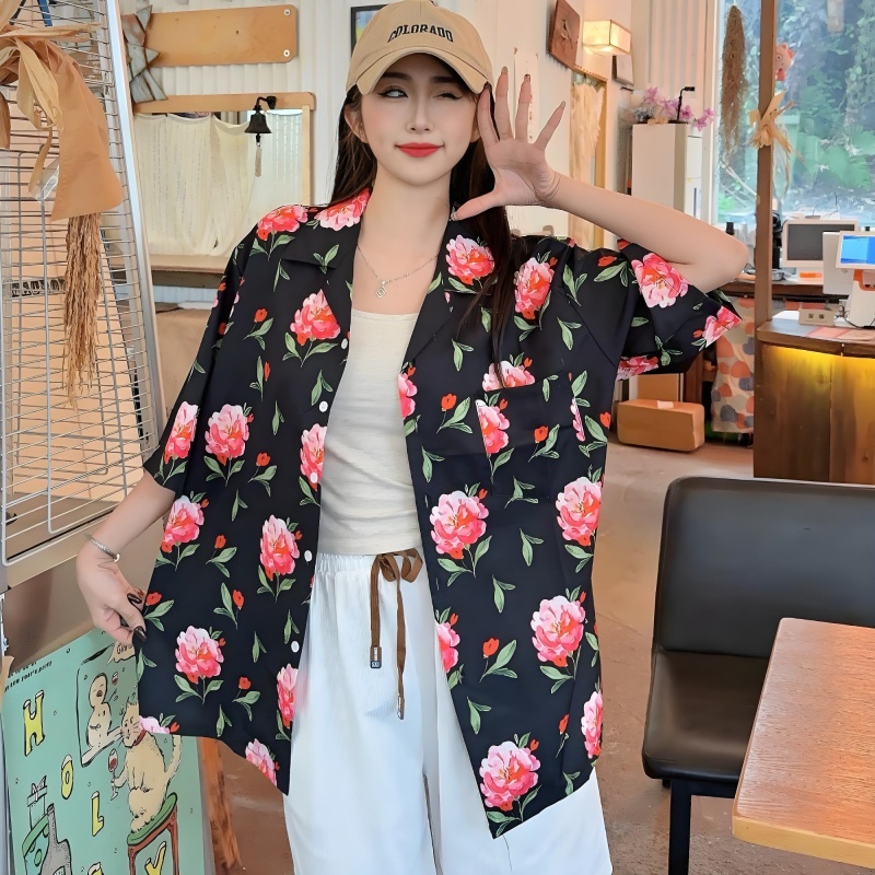 Retro Hong Kong Style Short-Sleeved Floral Shirt for Women - Hawaiian Batik Collar Loose Casual Top for Seaside Vacation Retro Hong Kong Style Short-Sleeved Floral Shirt for Women - Hawaiian Batik Collar Loose Casual Top for Seaside Vacation