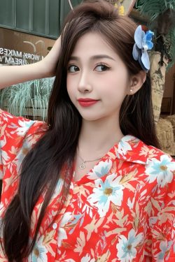 Retro Hong Kong Style Short-Sleeved Floral Shirt for Women - Hawaiian Batik Collar Loose Casual Top for Seaside Vacation