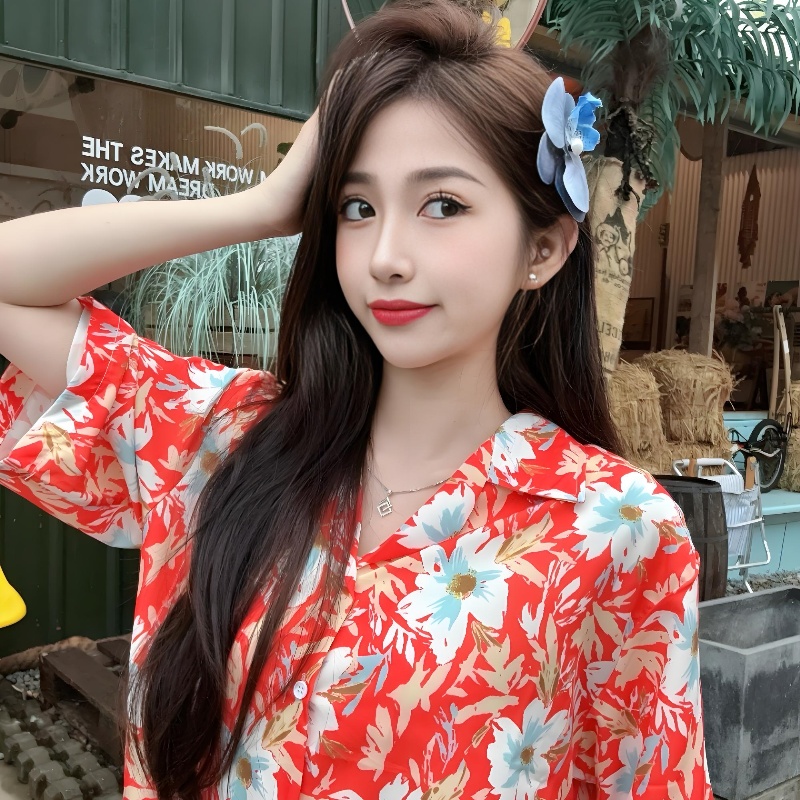 Retro Hong Kong Style Short-Sleeved Floral Shirt for Women - Hawaiian Batik Collar Loose Casual Top for Seaside Vacation Retro Hong Kong Style Short-Sleeved Floral Shirt for Women - Hawaiian Batik Collar Loose Casual Top for Seaside Vacation