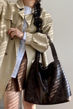 Retro Large Capacity Women's Tote Shoulder Handbag - Versatile Commuter Bag for Daily Use