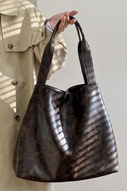 Retro Large Capacity Women's Tote Shoulder Handbag - Versatile Commuter Bag for Daily Use