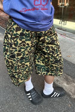 Retro Leopard Print Camouflage Wide-Leg Cropped Shorts for Men and Women - Summer Casual Versatile Fashion