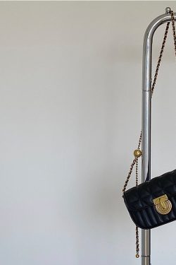 Retro Lock Buckle Chain Shoulder Crossbody Bag for Women - Spring Summer 2025 Niche Design Small Bag