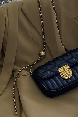 Retro Lock Buckle Chain Shoulder Crossbody Bag for Women - Spring Summer 2025 Niche Design Small Bag