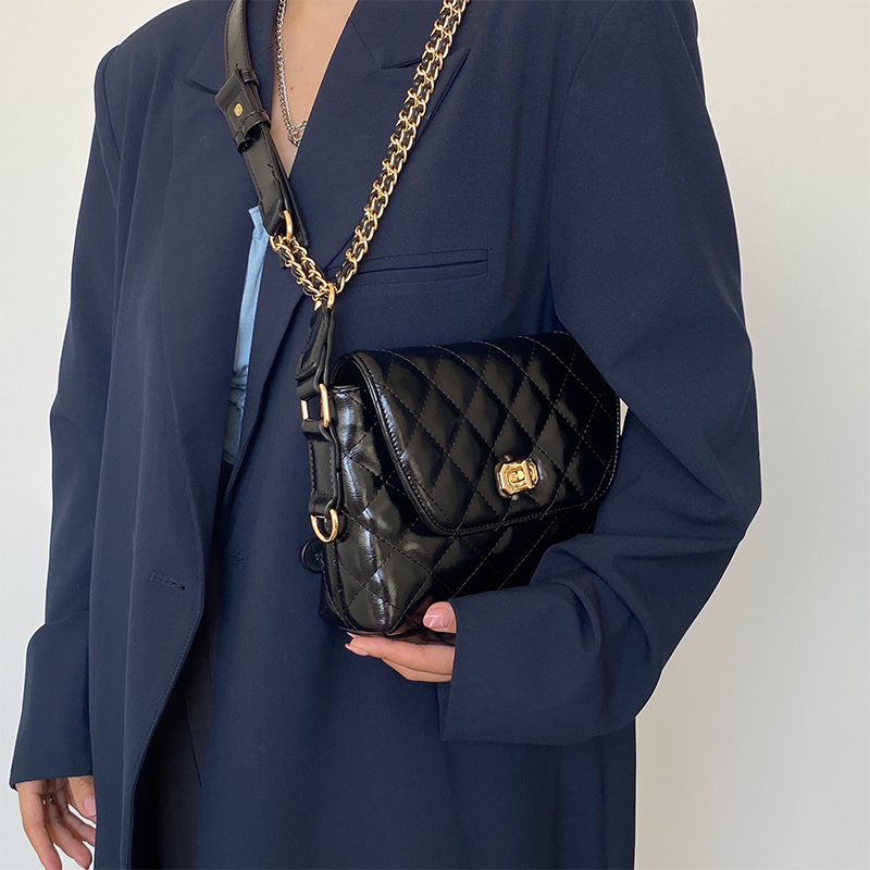 Retro Lock Buckle Underarm Bag for Women - Spring Summer Crossbody Shoulder Bag - Small Niche Design Retro Lock Buckle Underarm Bag for Women - Spring Summer Crossbody Shoulder Bag - Small Niche Design